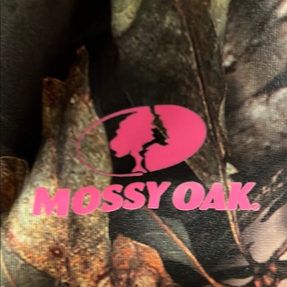 Mossy Oak Camo and Pink Pullover - Picture 5 of 7